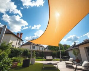 Freistehende Sonnensegel: Flexibler Schatten für sonnige Plätze